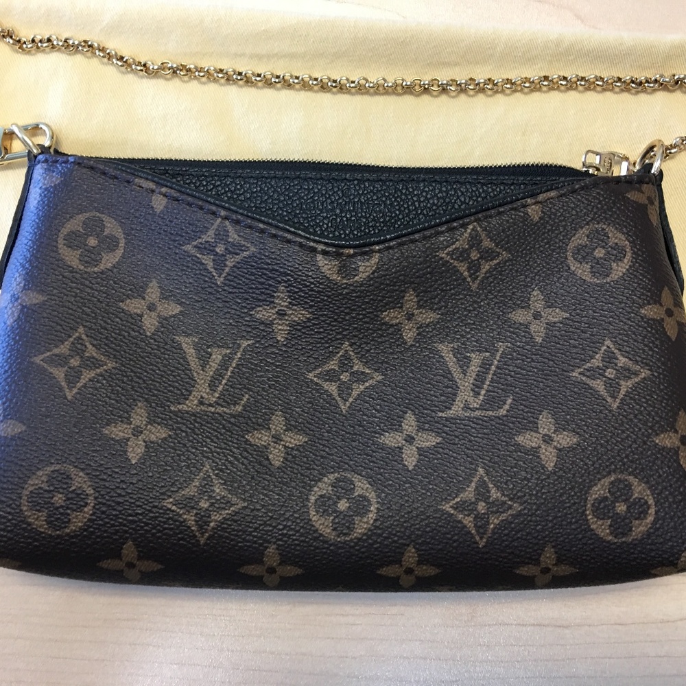 Louis Vuitton Pallas Clutch Noir